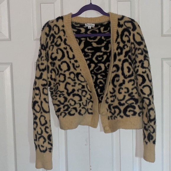 For love & Lemons  leopard faux fur Franki cropped sweater - Picture 4 of 15